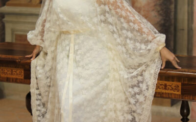 Abito Pizzo Crema Maniche Farfalla 1970